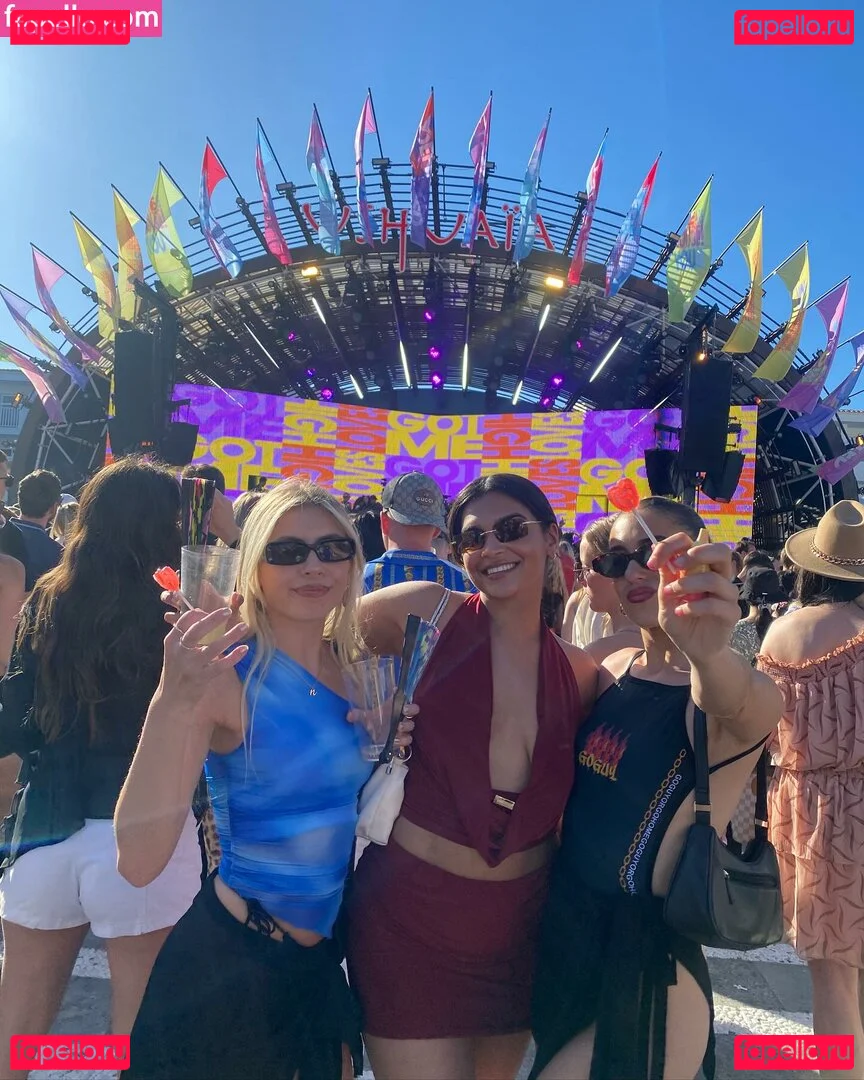 TV Shopping Presenters Onlyfans Photo Gallery 