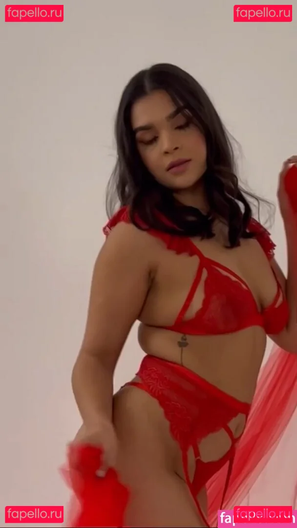 TV Shopping Presenters Onlyfans Photo Gallery 