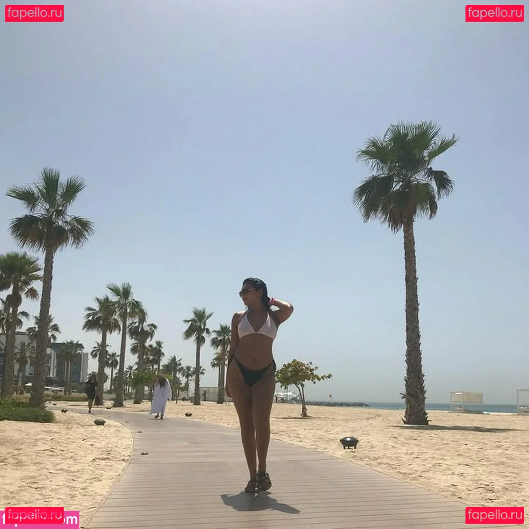 TV Shopping Presenters Onlyfans Photo Gallery 