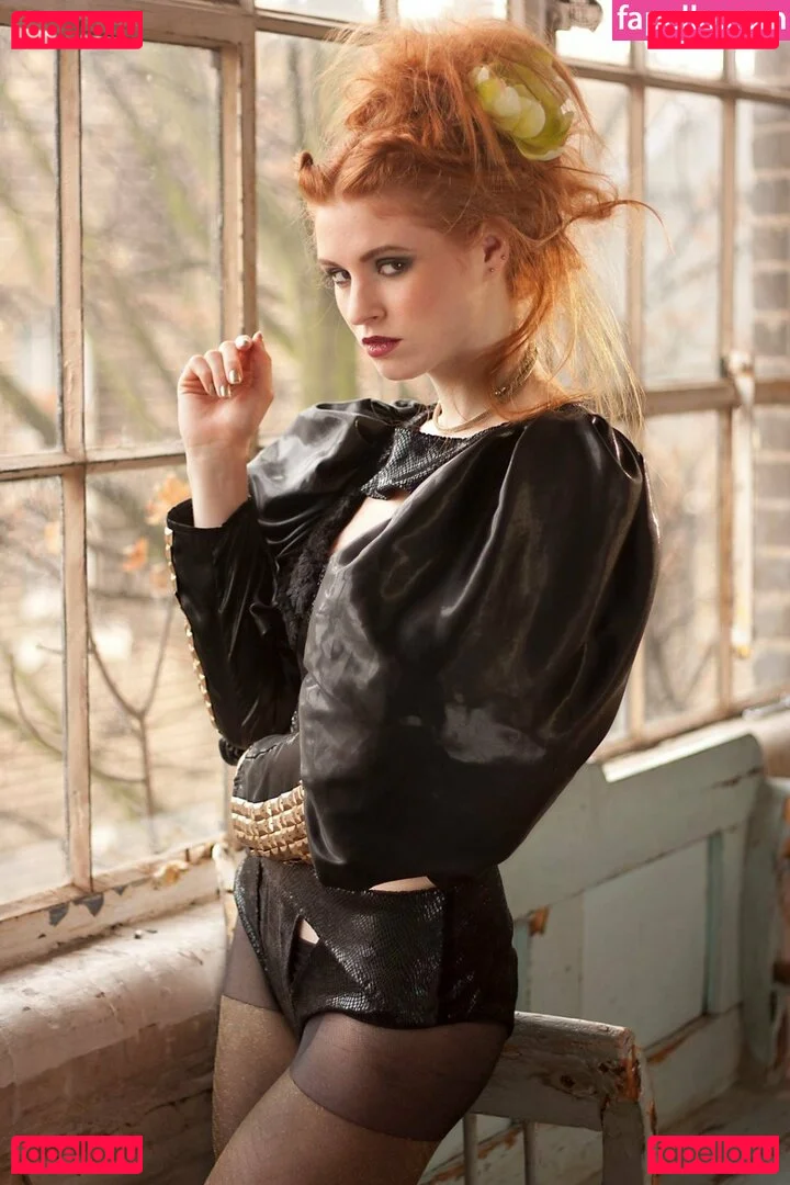 TV Shopping Presenters Onlyfans Photo Gallery 