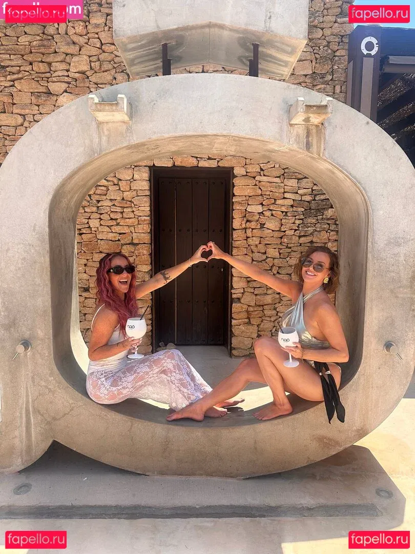 TV Shopping Presenters Onlyfans Photo Gallery 