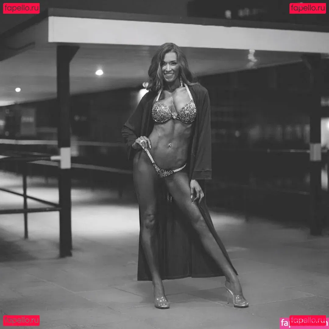 TV Shopping Presenters Onlyfans Photo Gallery 