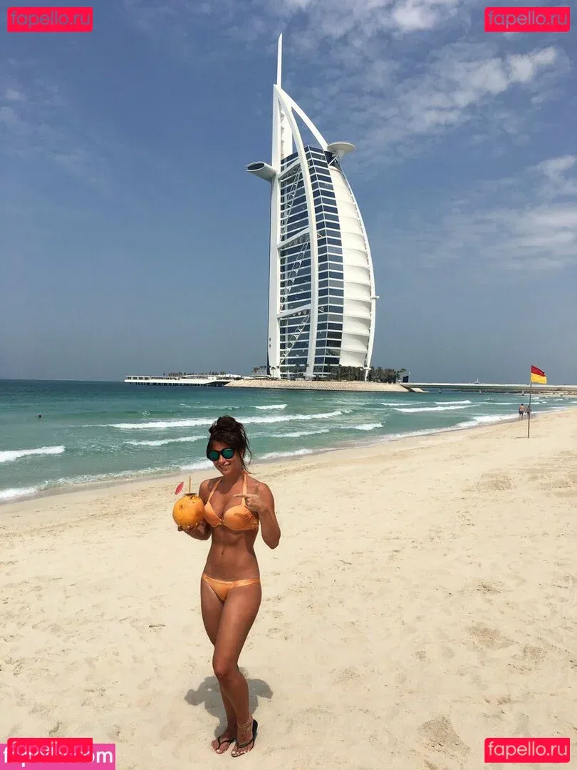 TV Shopping Presenters Onlyfans Photo Gallery 