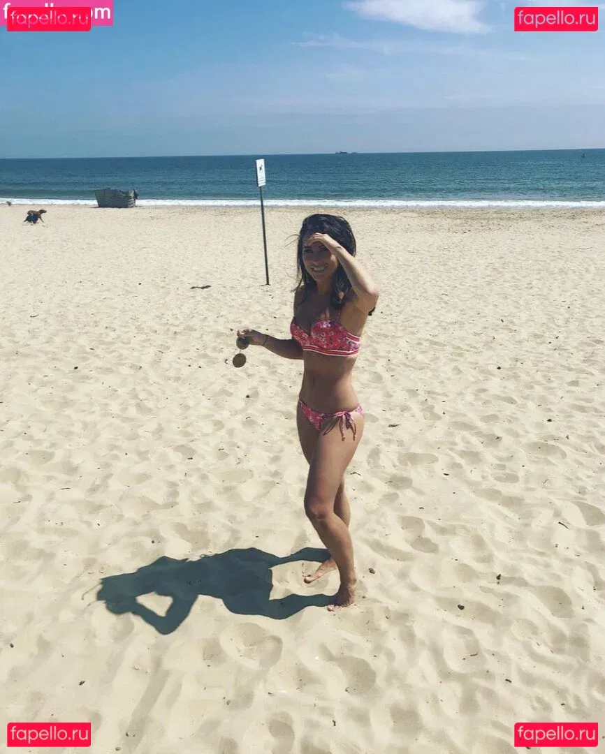 TV Shopping Presenters Onlyfans Photo Gallery 