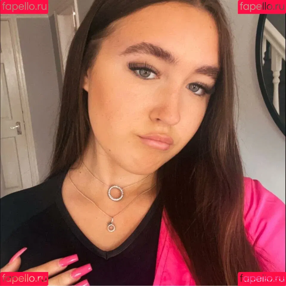 Poppy R Onlyfans Photo Gallery 
