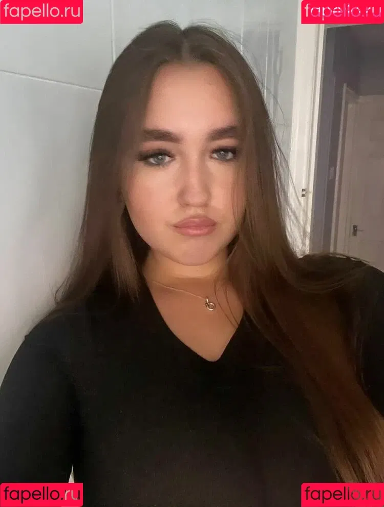 Poppy R Onlyfans Photo Gallery 