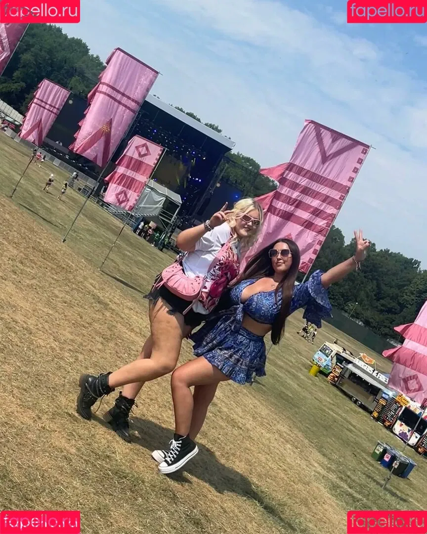 Poppy R Onlyfans Photo Gallery 