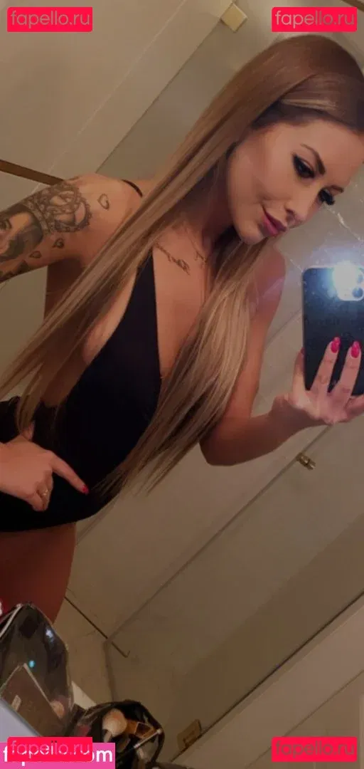 Miahotxxx Onlyfans Photo Gallery 