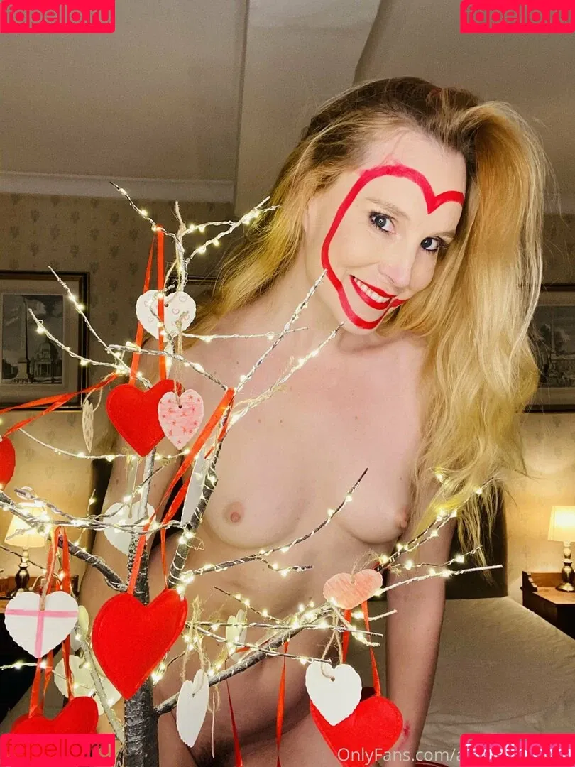 arielanderssen Onlyfans Photo Gallery 