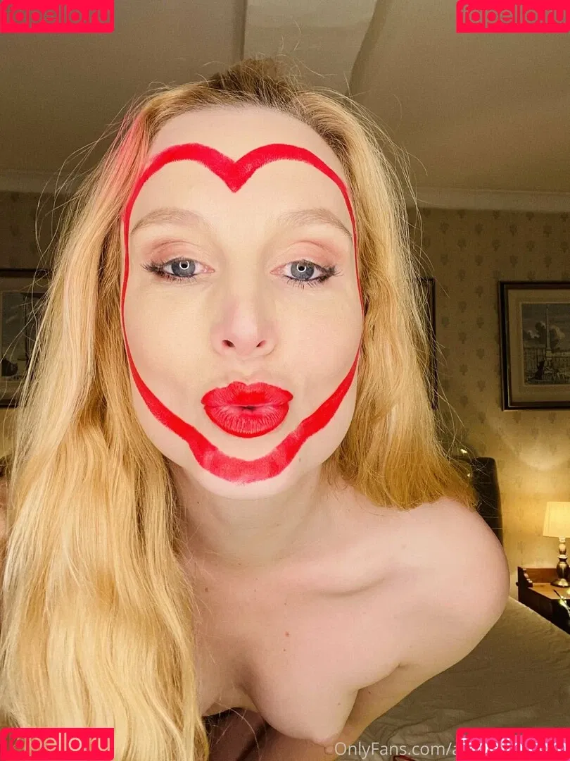 arielanderssen Onlyfans Photo Gallery 