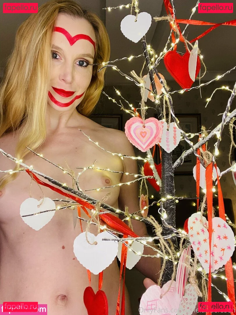 arielanderssen Onlyfans Photo Gallery 