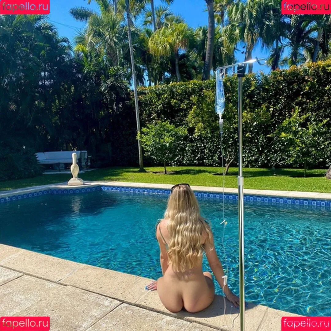 Mikhaila Peterson Onlyfans Photo Gallery 