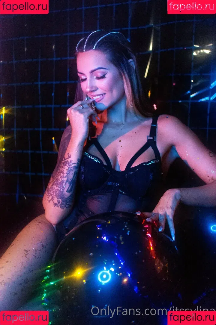Sylina Ruiz Onlyfans Photo Gallery 