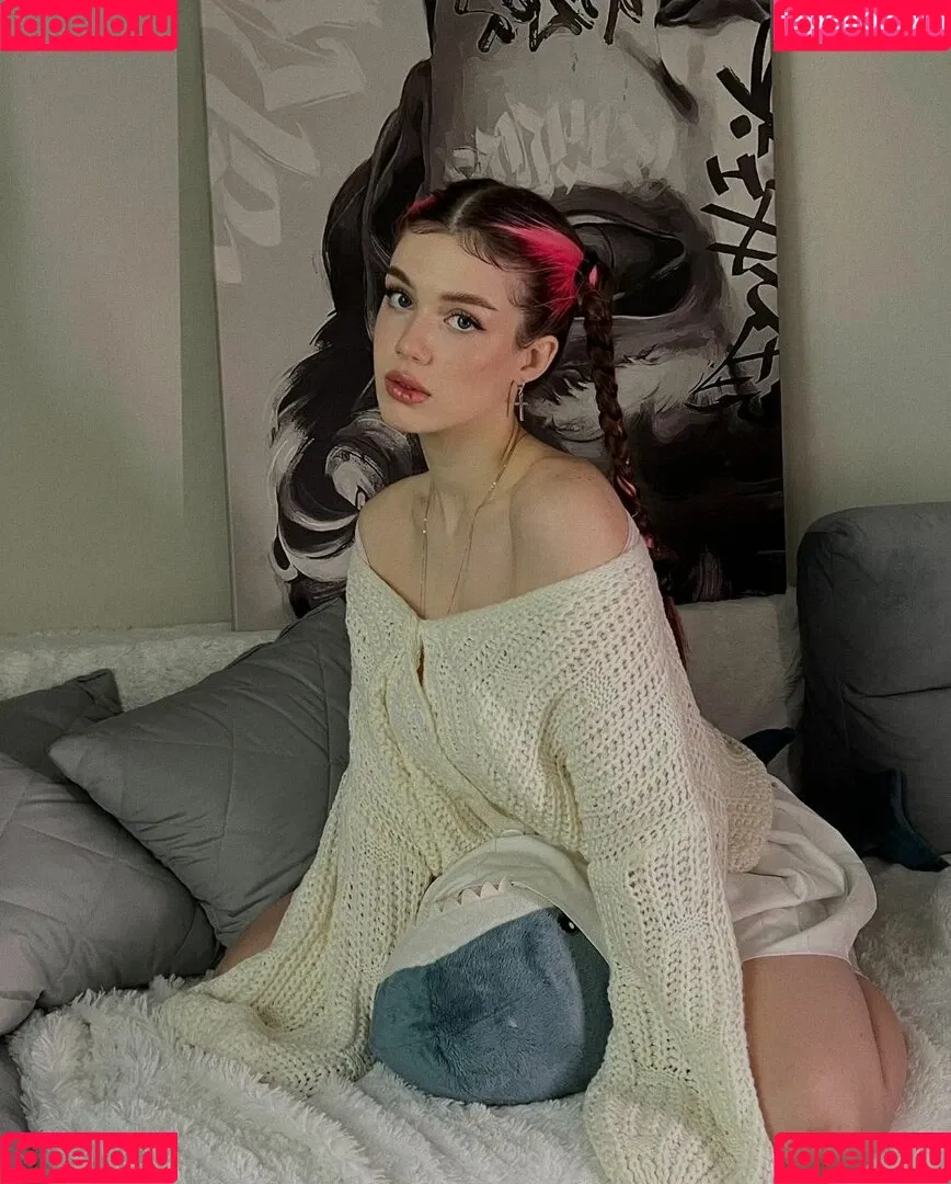 akyuliych Onlyfans Photo Gallery 