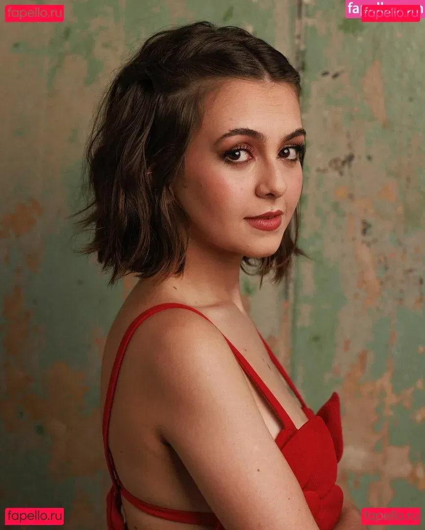 Klara Castanho Onlyfans Photo Gallery 