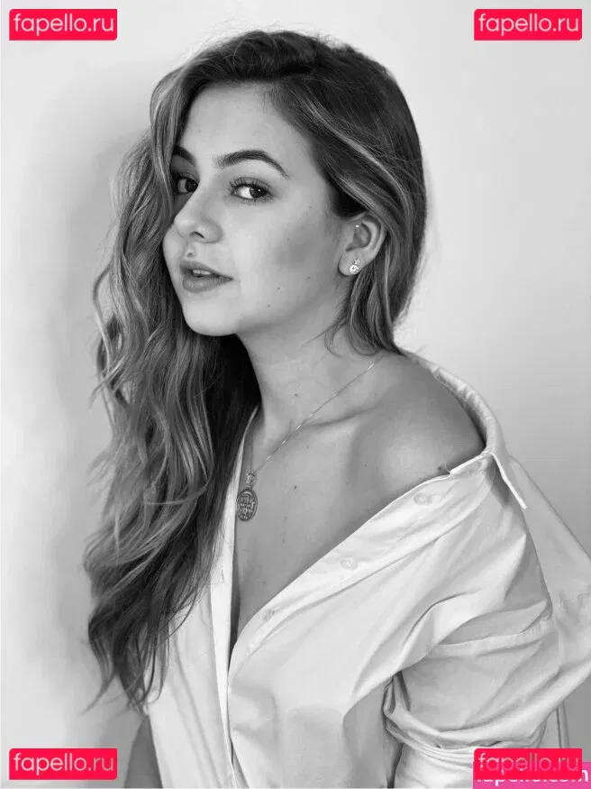 Klara Castanho Onlyfans Photo Gallery 