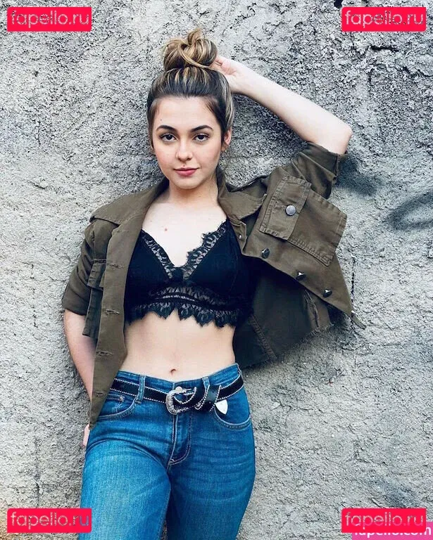 Klara Castanho Onlyfans Photo Gallery 