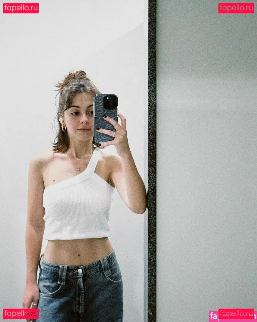 Klara Castanho Onlyfans Photo Gallery 