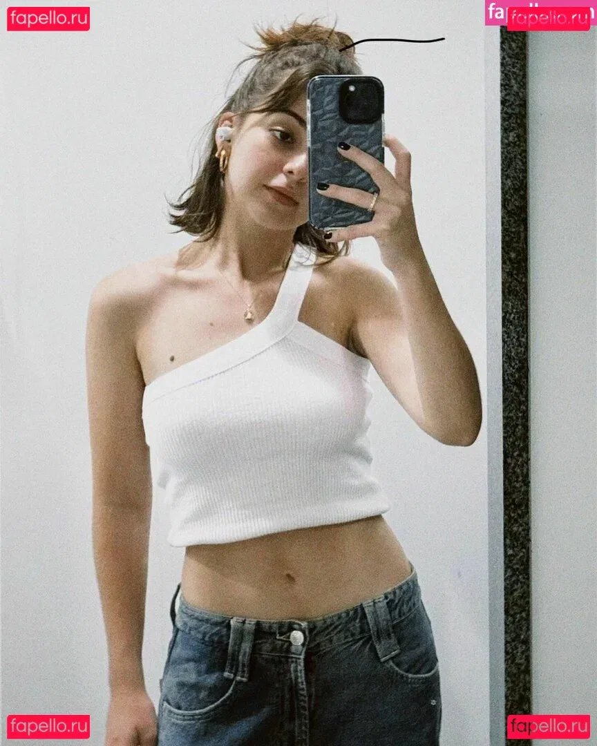 Klara Castanho Onlyfans Photo Gallery 