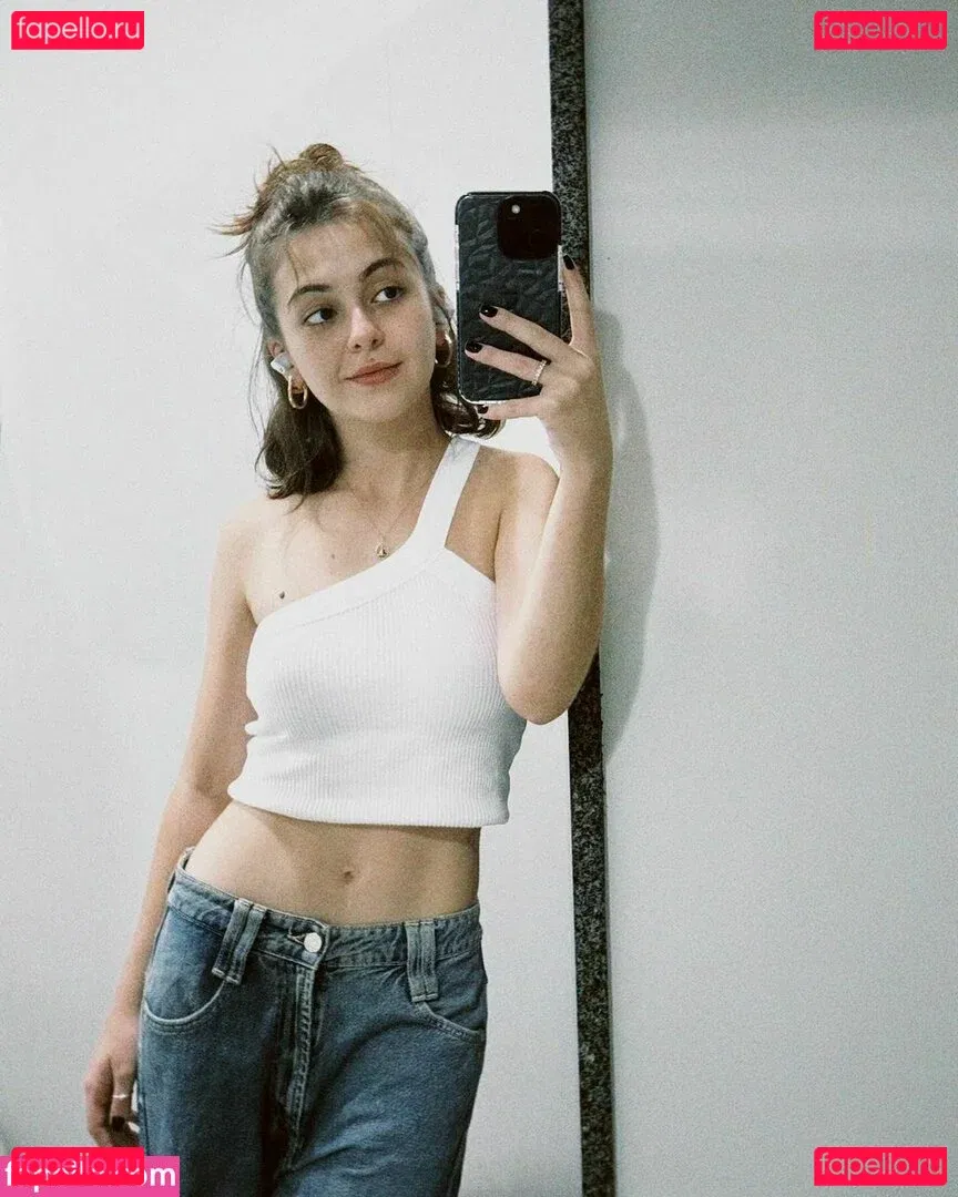 Klara Castanho Onlyfans Photo Gallery 