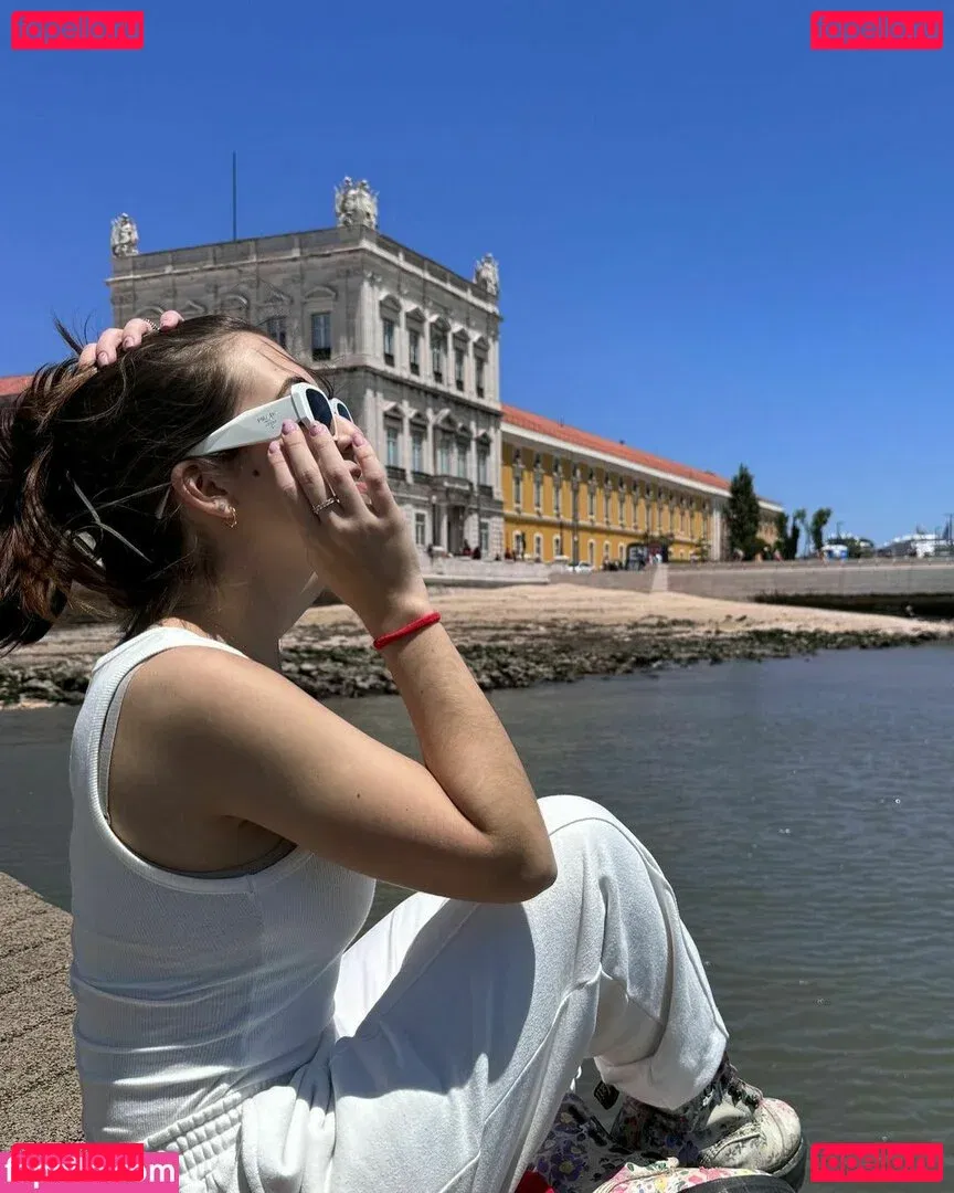 Klara Castanho Onlyfans Photo Gallery 