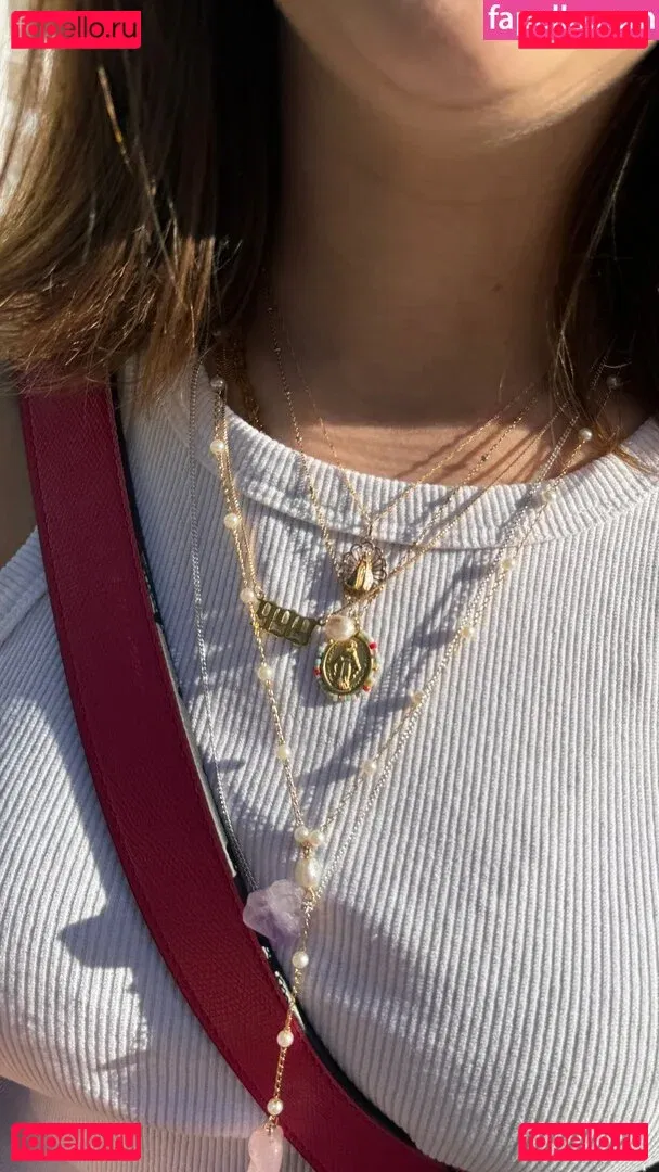 Klara Castanho Onlyfans Photo Gallery 