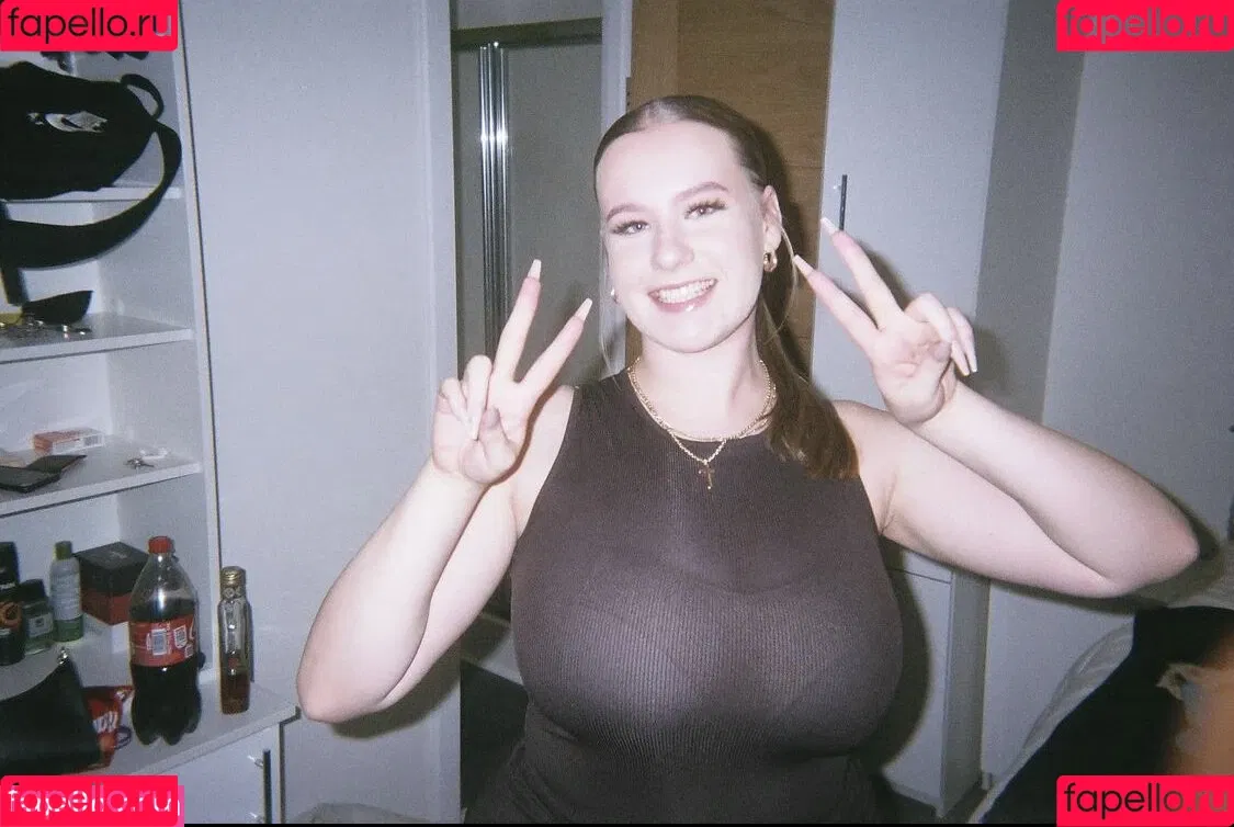 Ellie Onlyfans Photo Gallery 