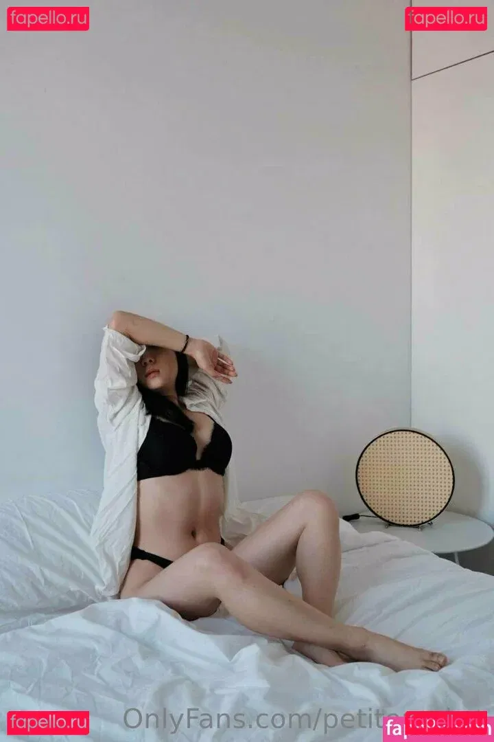 petitemulan Onlyfans Photo Gallery 