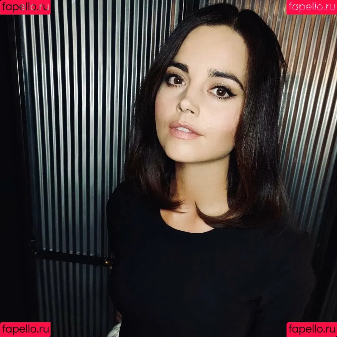 Jenna Coleman Onlyfans Photo Gallery 