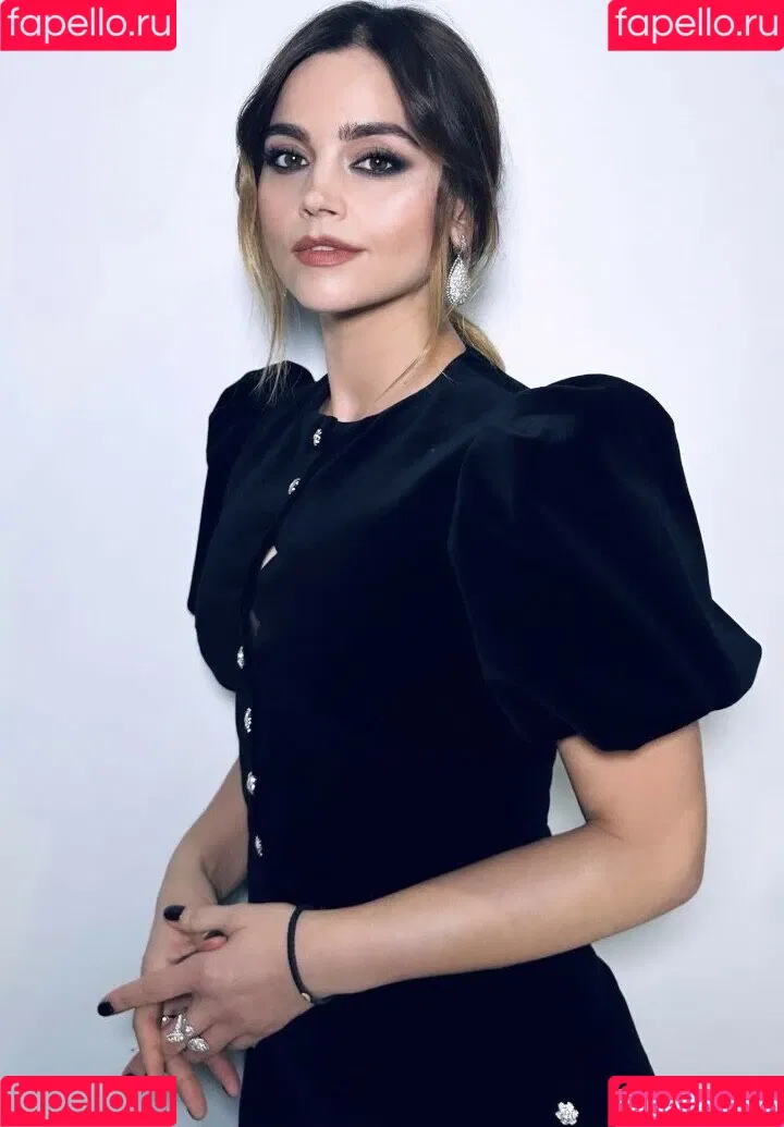 Jenna Coleman Onlyfans Photo Gallery 