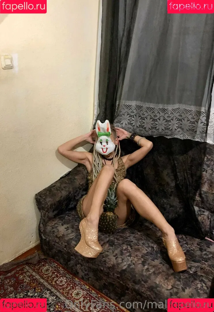 malinafreak Onlyfans Photo Gallery 