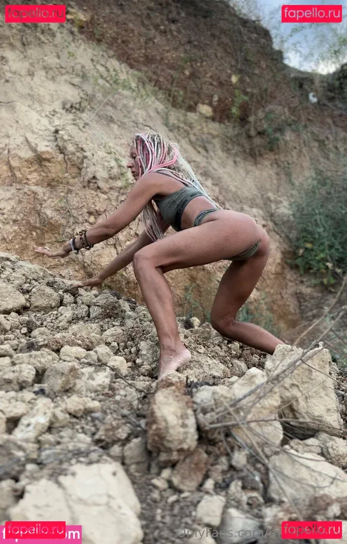 malinafreak Onlyfans Photo Gallery 