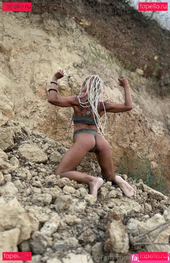 malinafreak Onlyfans Photo Gallery 