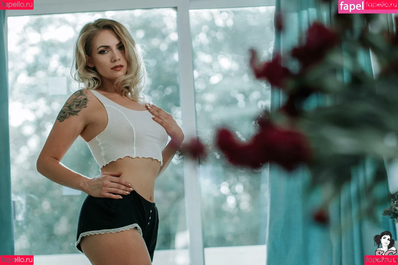 Teeth Sg Onlyfans Photo Gallery 