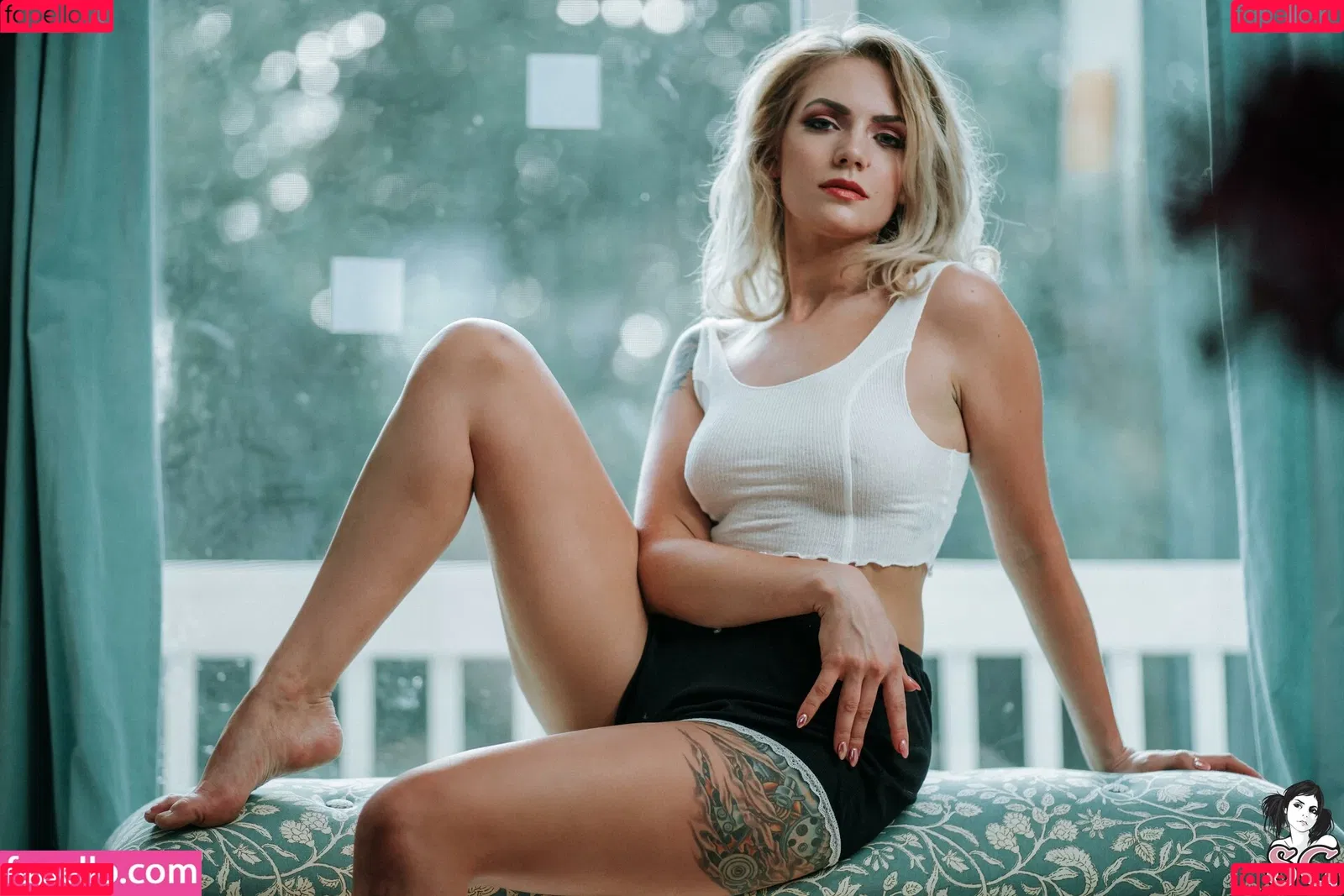 Teeth Sg Onlyfans Photo Gallery 