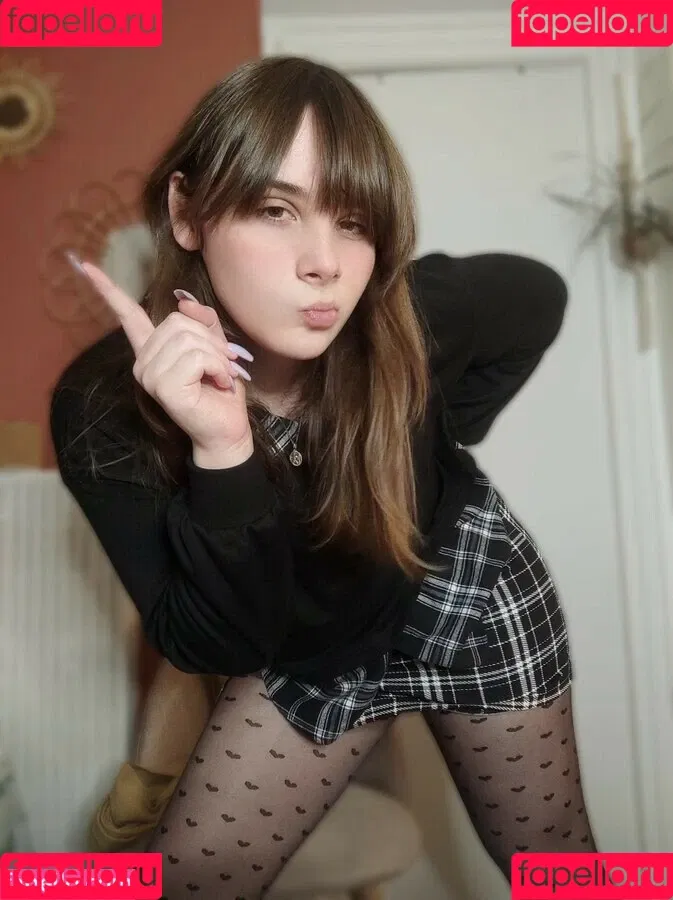 Alix Fembug Onlyfans Photo Gallery 