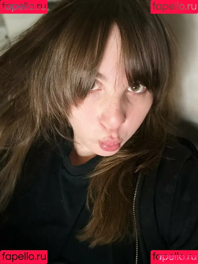 Alix Fembug Onlyfans Photo Gallery 
