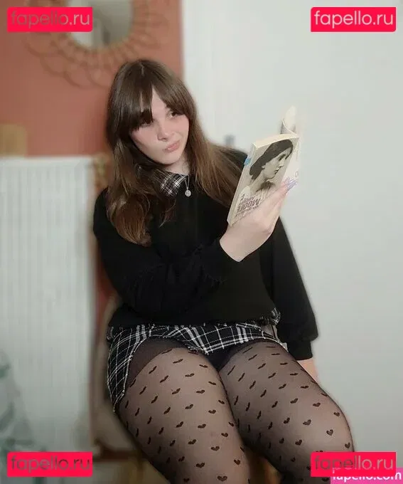 Alix Fembug Onlyfans Photo Gallery 