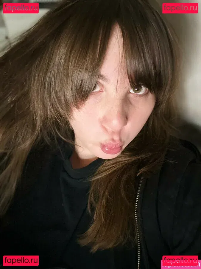 Alix Fembug Onlyfans Photo Gallery 