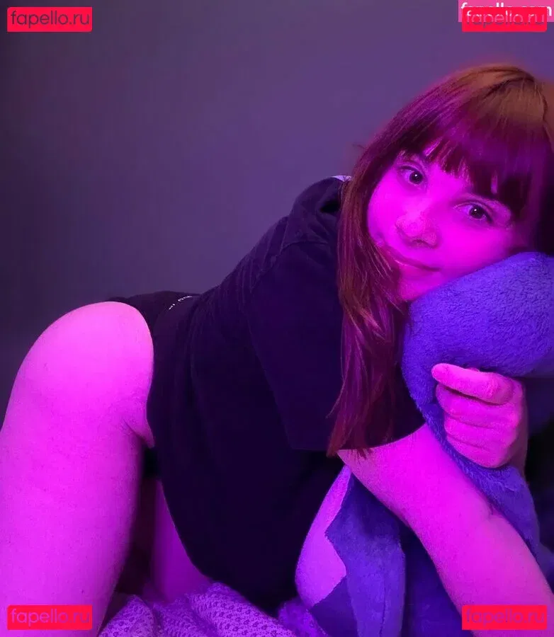 Alix Fembug Onlyfans Photo Gallery 