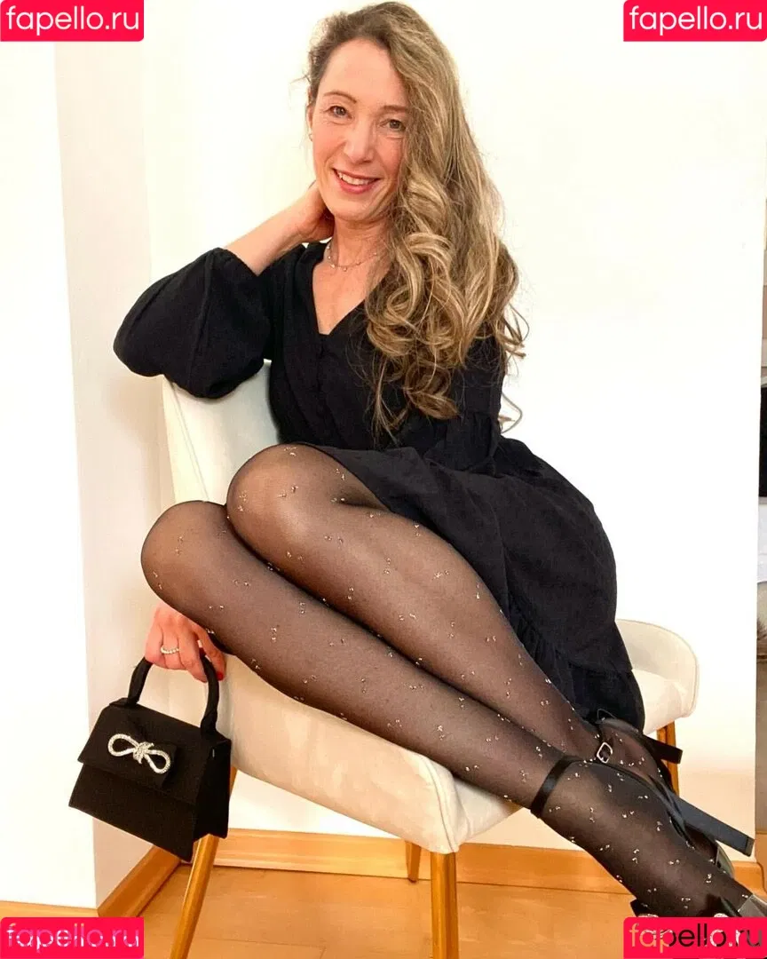 mom74fashion Onlyfans Photo Gallery 