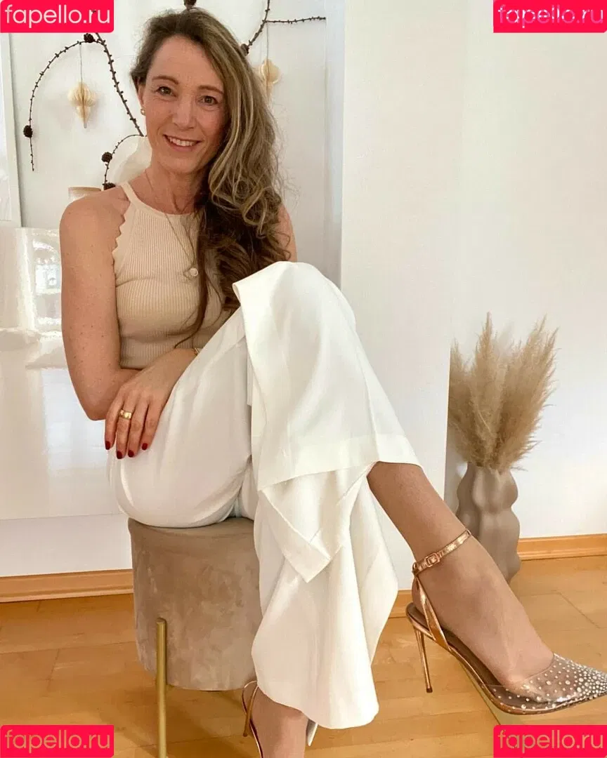 mom74fashion Onlyfans Photo Gallery 