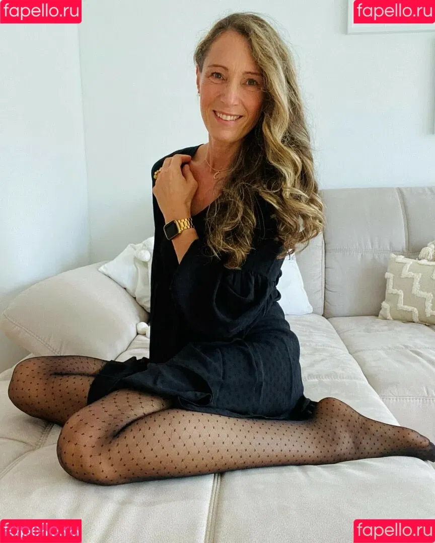 mom74fashion Onlyfans Photo Gallery 