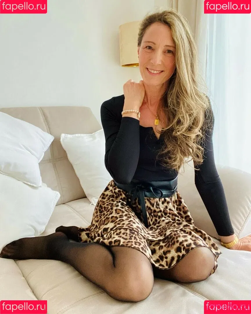 mom74fashion Onlyfans Photo Gallery 