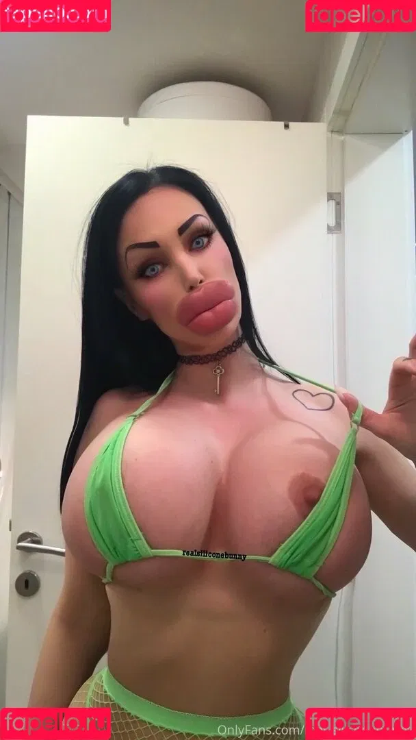 real_siliconebunny Onlyfans Photo Gallery 