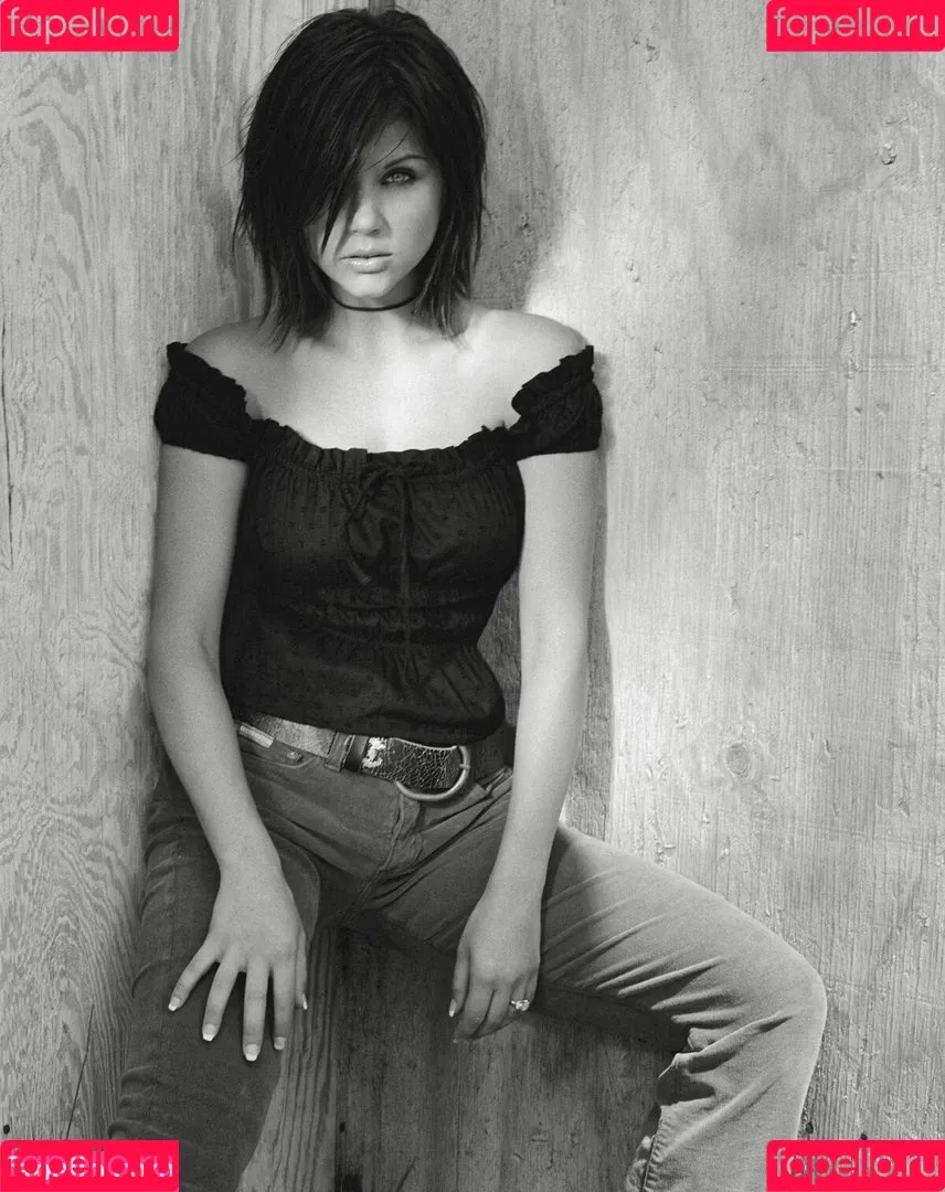 Tiffani Thiessen Onlyfans Photo Gallery 