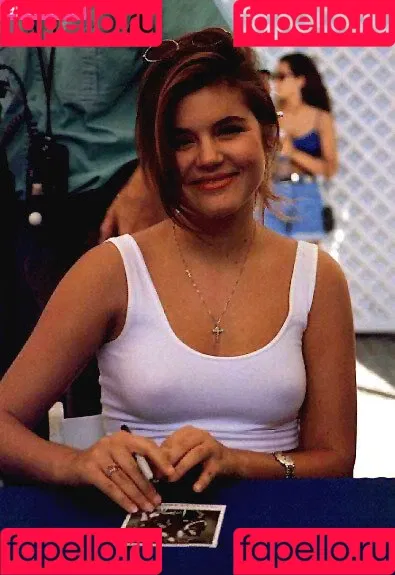 Tiffani Thiessen Onlyfans Photo Gallery 