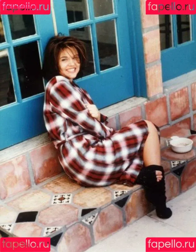 Tiffani Thiessen Onlyfans Photo Gallery 