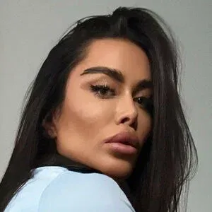 elena_buttyb Onlyfans Photo Gallery 