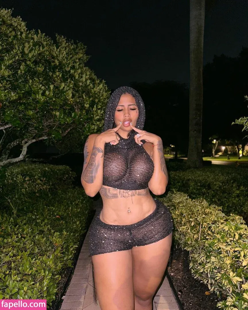 gini_frech Onlyfans Photo Gallery 